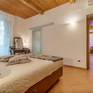 Apartament Borghese Roomy Flat